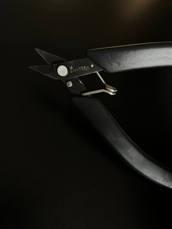 Profesionální kleště na stříhání keratinových pramenů – ideální nástroj pro precizní prodlužování vlasů