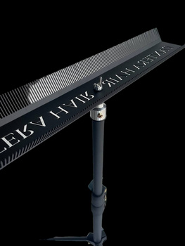 Kadeřnický asistent Stojan na melíry