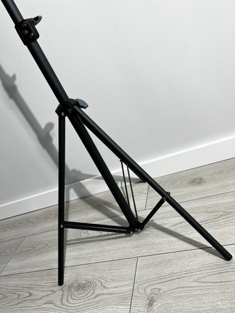 Kadeřnický asistent Stojan na melíry