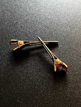 Kovové sponky do vlasů zlaté 4,5 cm