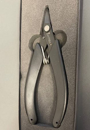 Profesionální kleště na stříhání keratinových pramenů – ideální nástroj pro precizní prodlužování vlasů